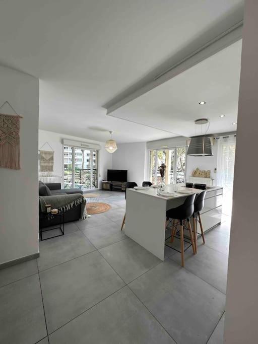 Charmant T3 Moderne Climatise Villeurbanne Exteriér fotografie